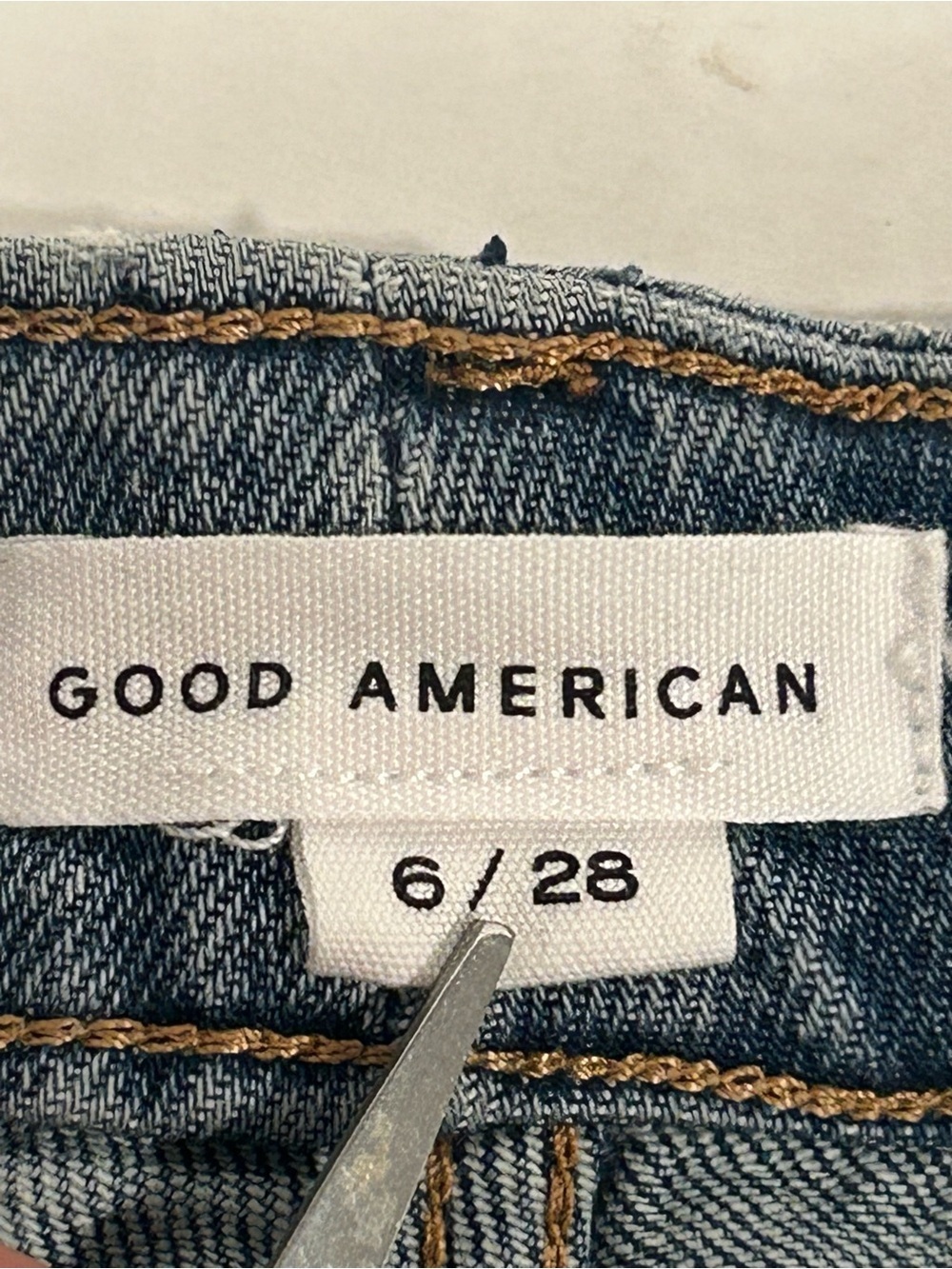 Good American Good Ease Relaxed Wide Leg Jeans Mid Rise Medium Wash Petite 6/28 - Picture 8 of 13